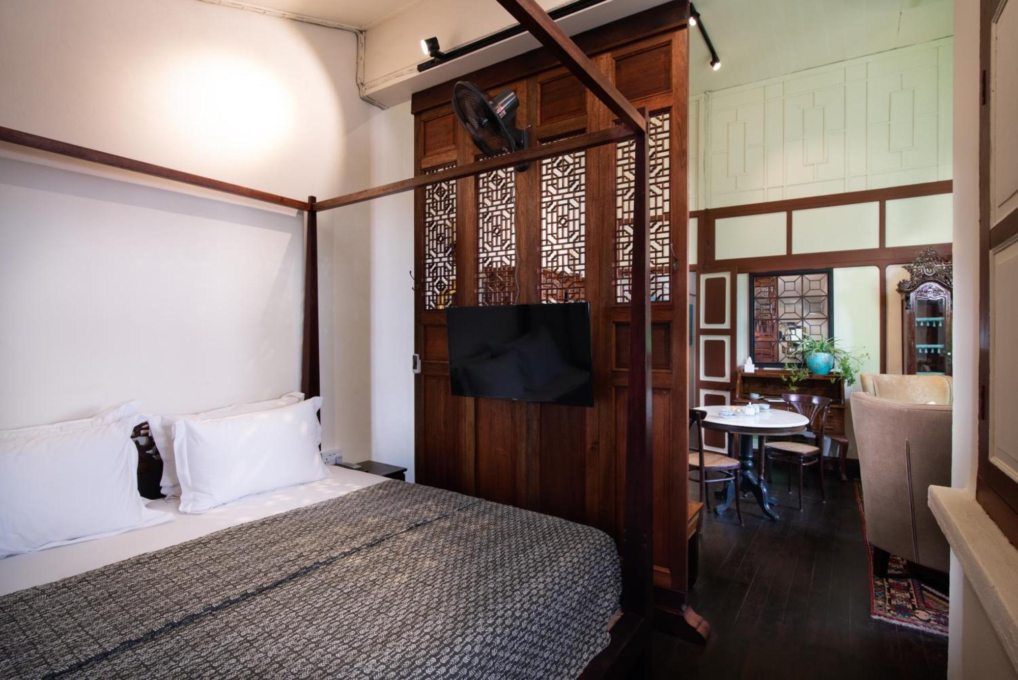 Muntri Mews Hotel George Town Exterior photo