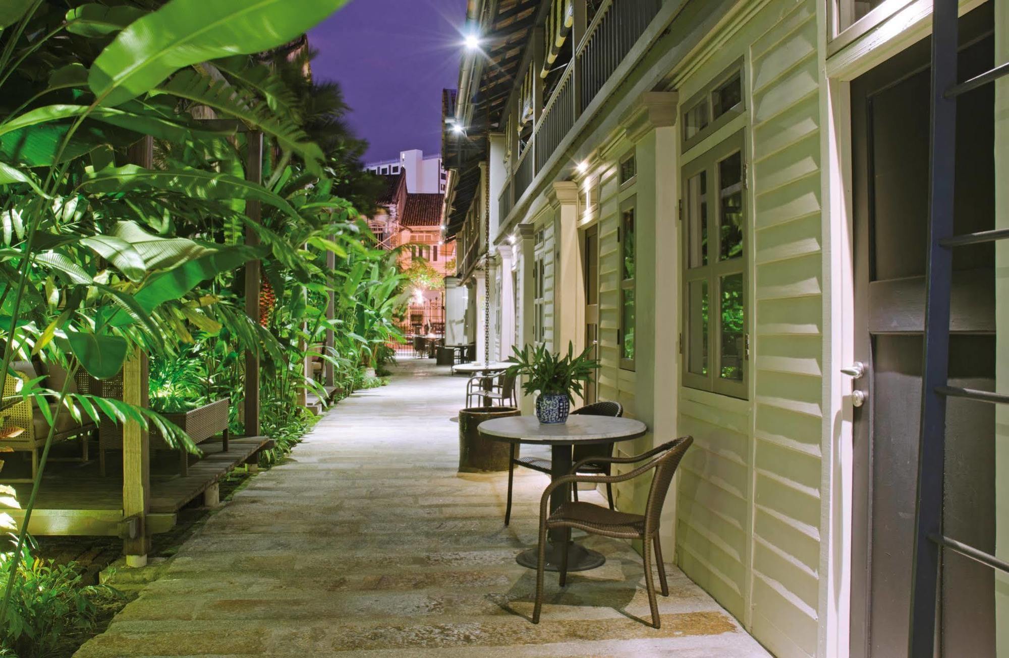 Muntri Mews Hotel George Town Exterior photo